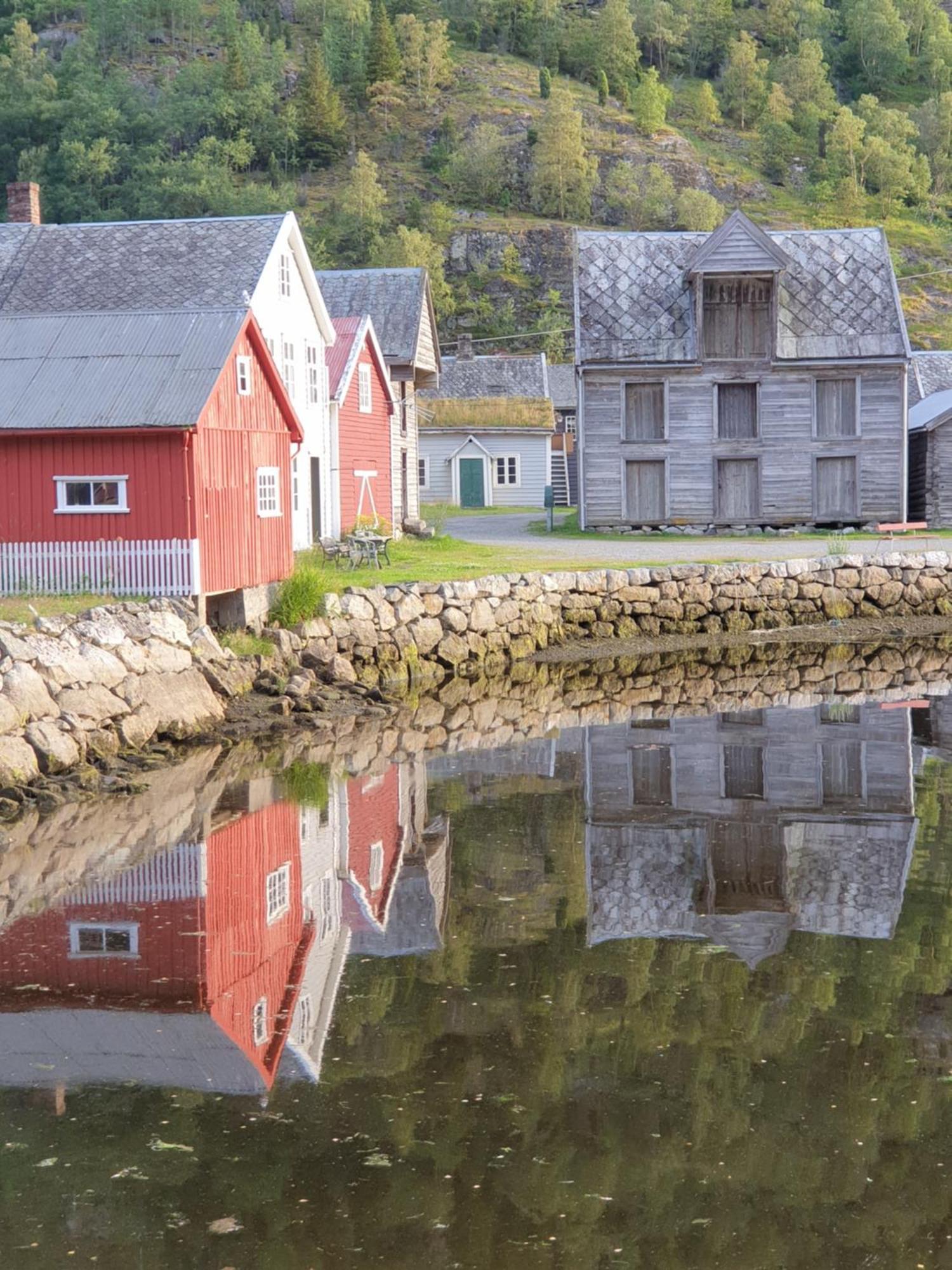 Kvammehuset Pa Gamle Laerdalsoyri Villa Buitenkant foto